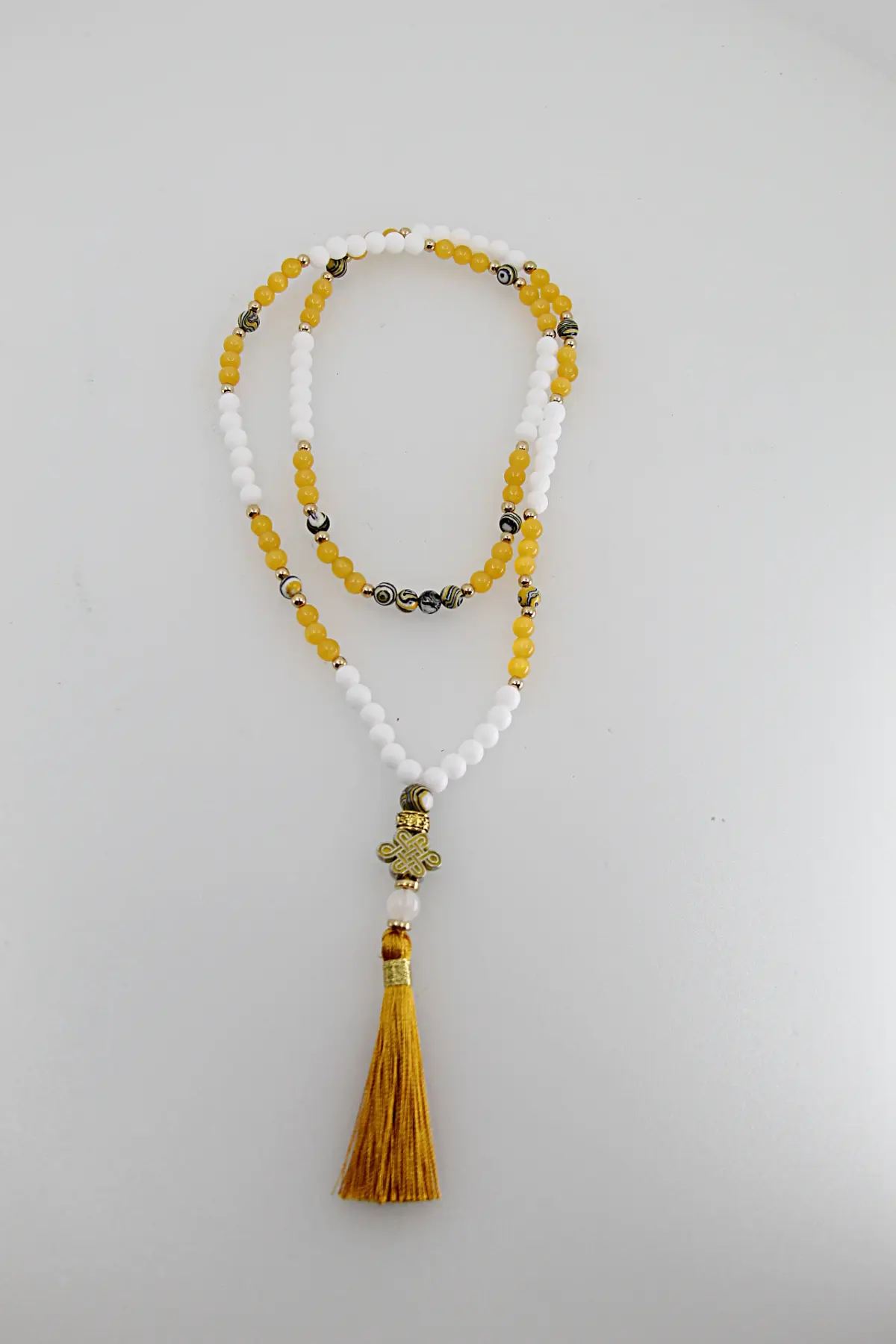 Um japamala é um cordão de contas utilizado na meditação