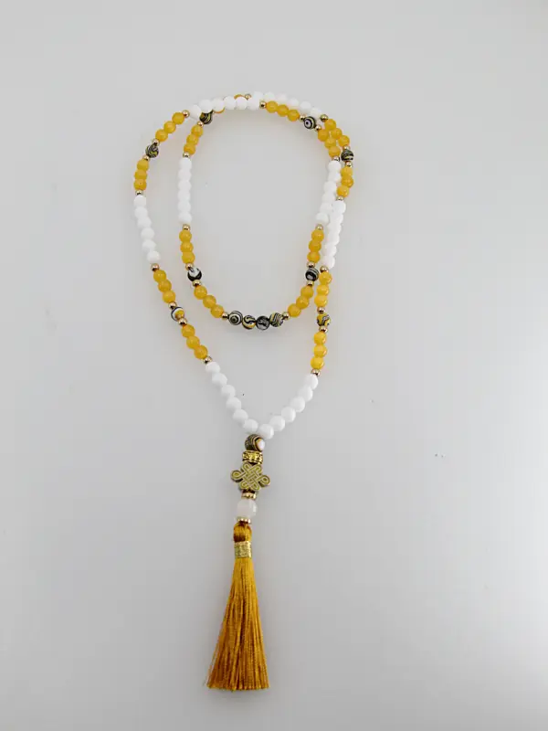 Um japamala é um cordão de contas utilizado na meditação