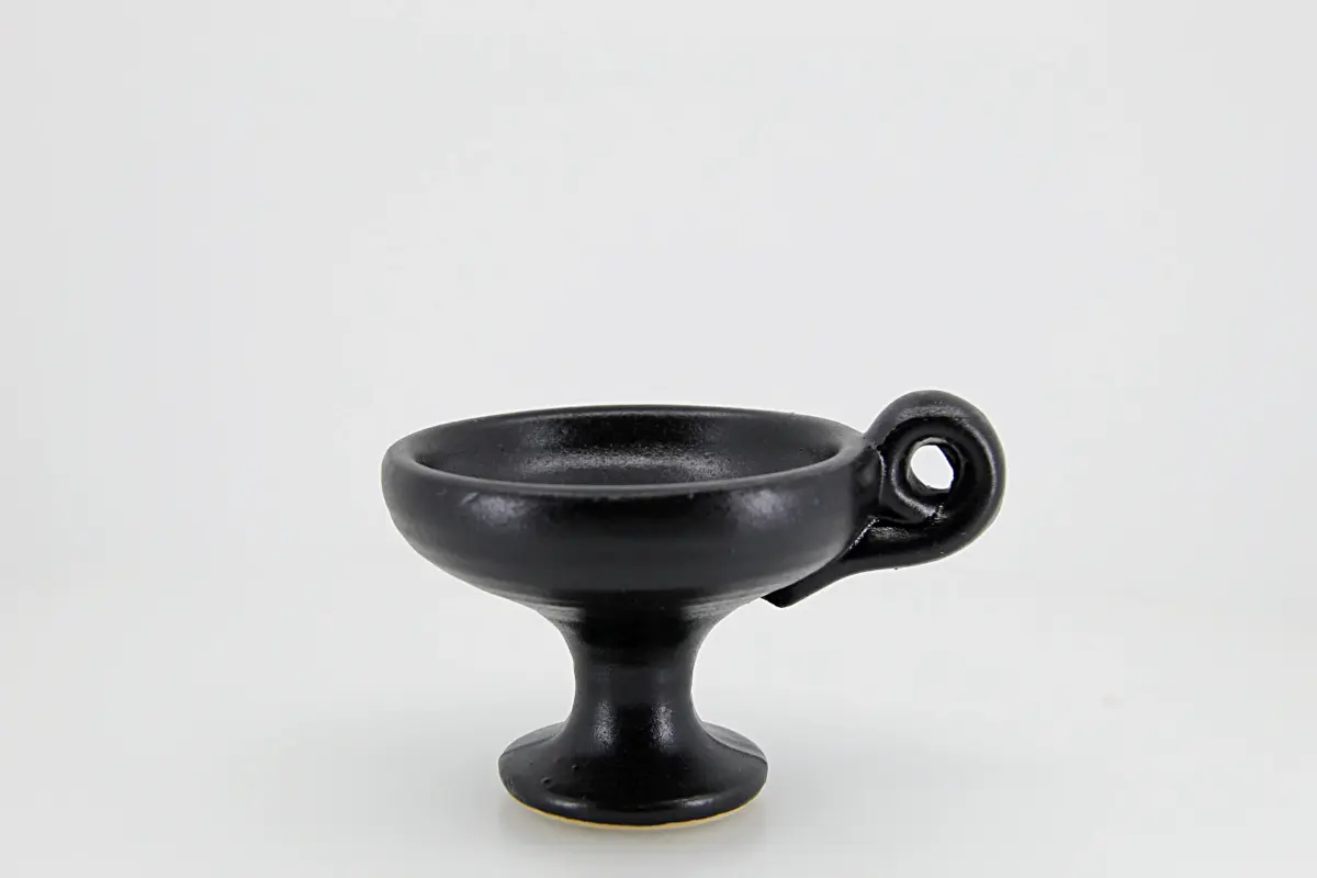 Peça em cerâmica artesanal